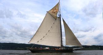 Photo of a boat on the Hudson River